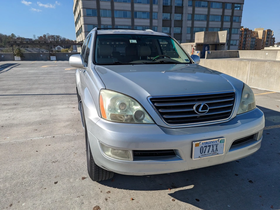 2004 Lexus GX 1st Gen - Image 21 of 31
