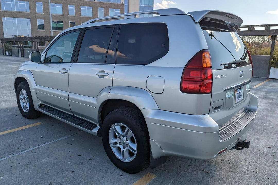 2004 Lexus GX 1st Gen - Image 4 of 31