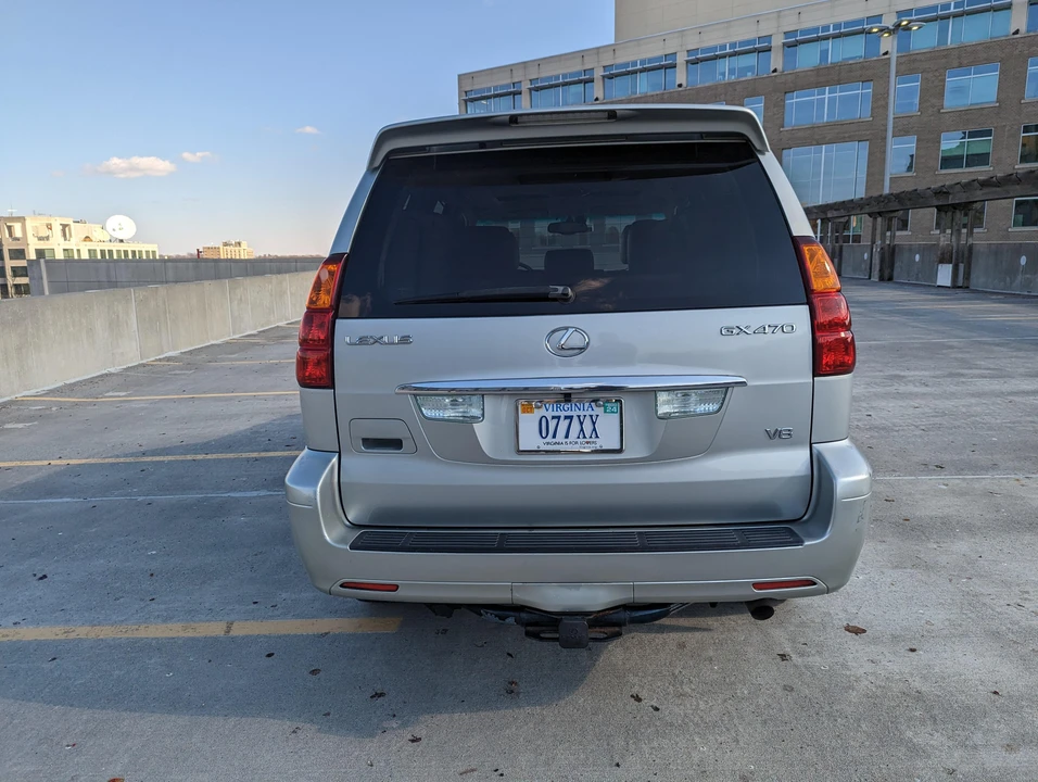2004 Lexus GX 1st Gen - Image 15 of 31