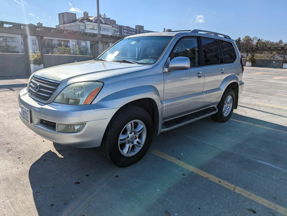 2004 Lexus GX 1st Gen - Image 8 of 31