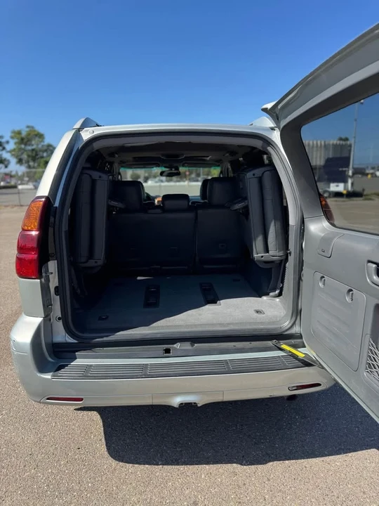 2004 Lexus GX 1st Gen - Image 10 of 12