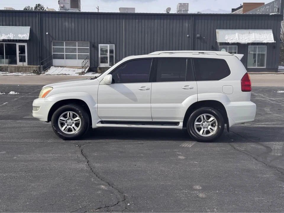 2004 Lexus GX 1st Gen - Image 3 of 19