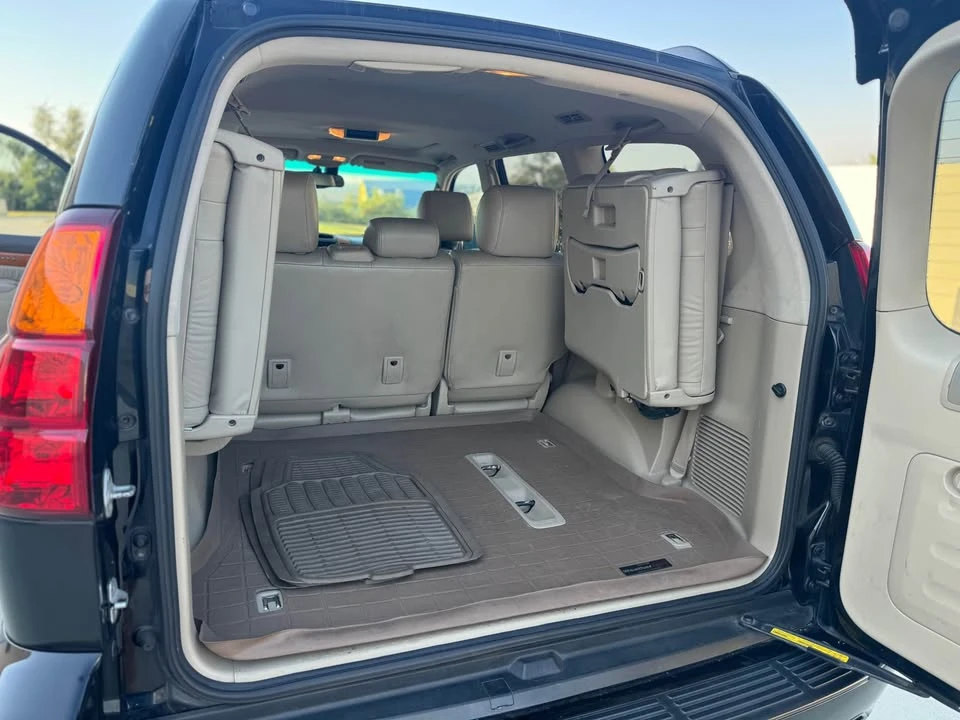 2004 Lexus GX 1st Gen - Image 15 of 19