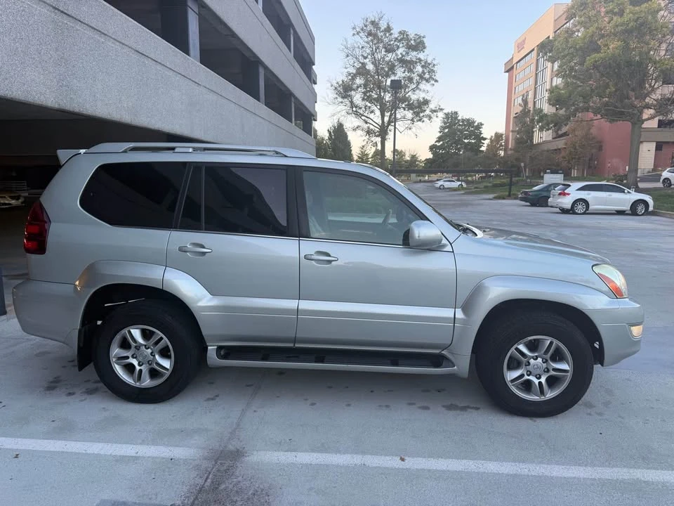 2004 Lexus GX 1st Gen - Image 2 of 12