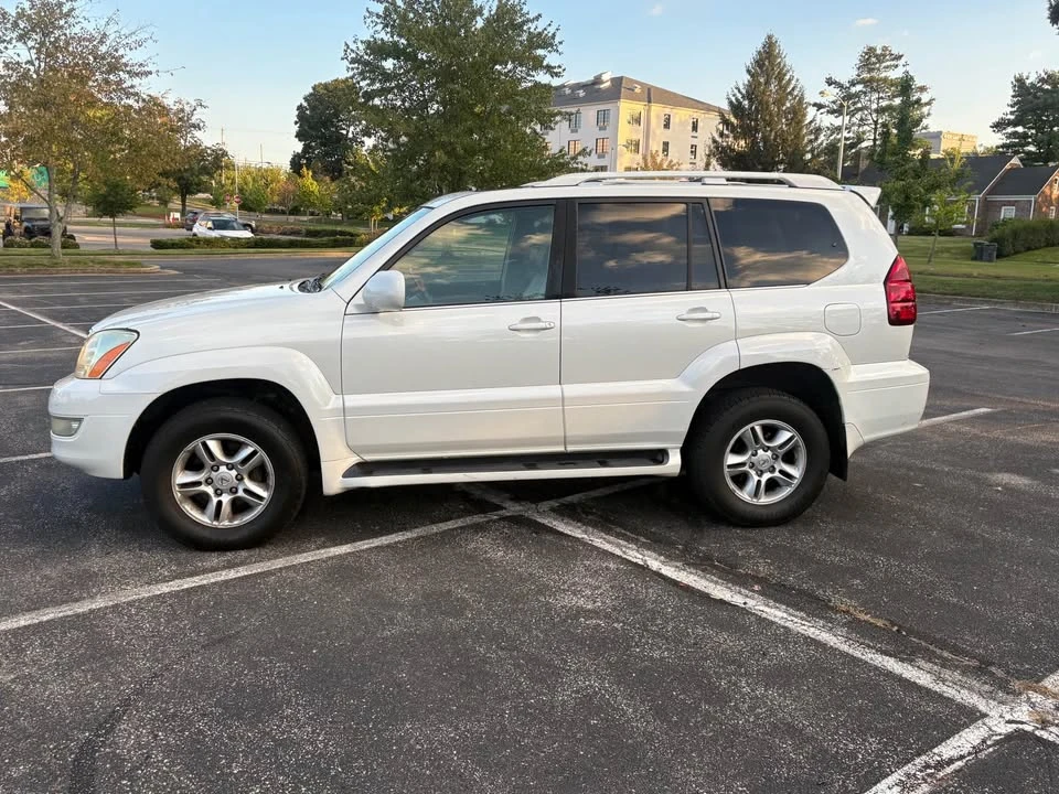 2004 Lexus GX 1st Gen - Image 6 of 15