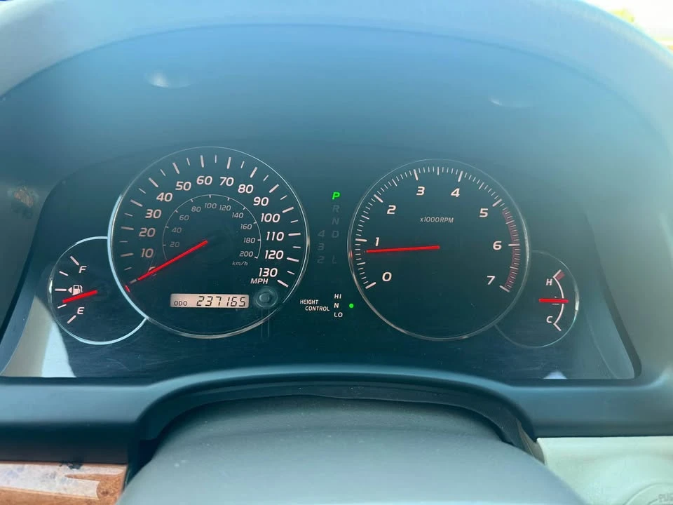 2004 Lexus GX 1st Gen - Image 11 of 19