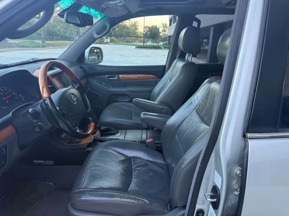 2004 Lexus GX 1st Gen - Image 6 of 12