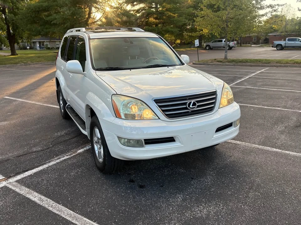 2004 Lexus GX 1st Gen - Image 3 of 15