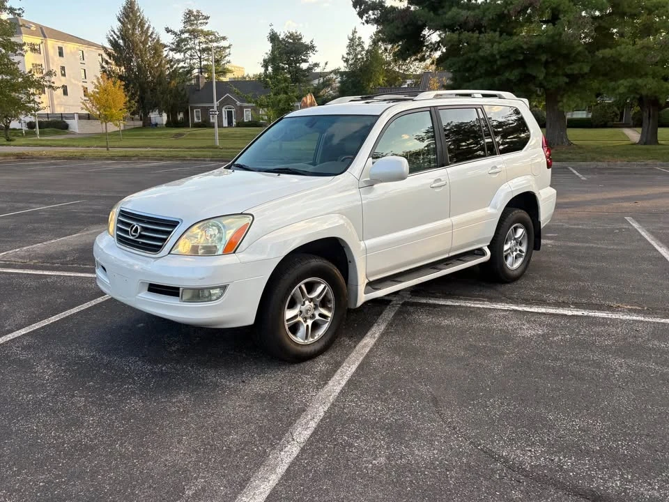 2004 Lexus GX 1st Gen - Image 2 of 15