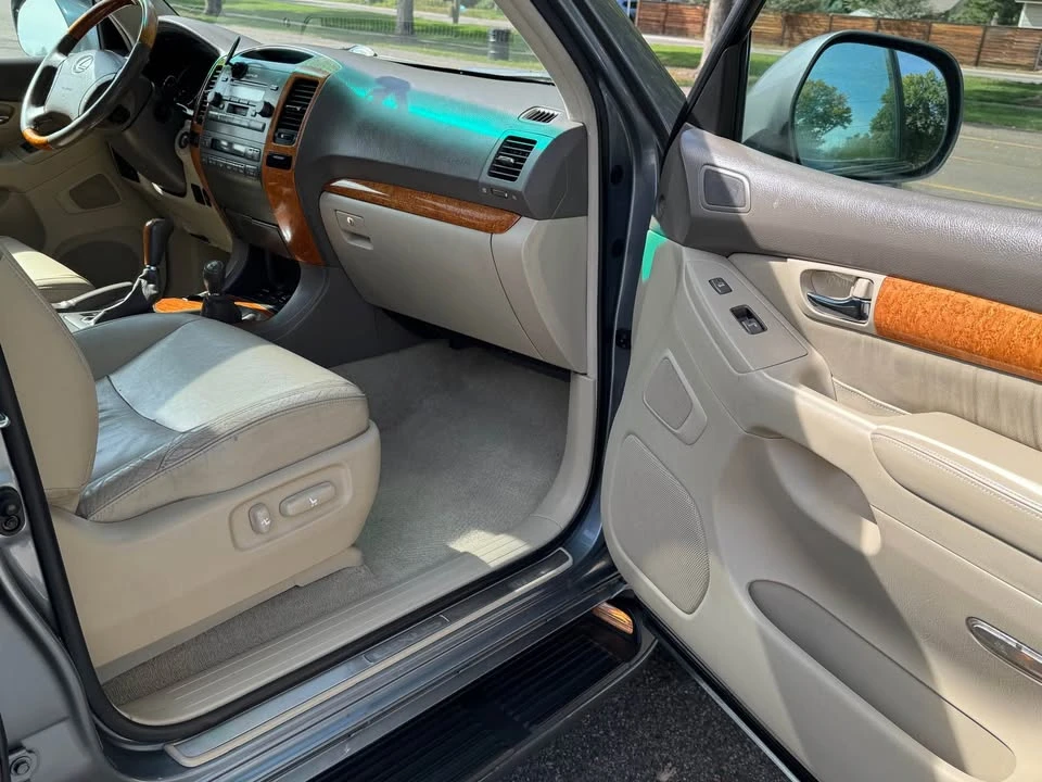 2004 Lexus GX 1st Gen - Image 12 of 16