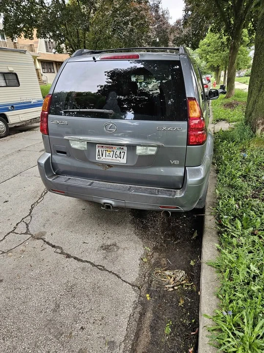 2004 Lexus GX 1st Gen - Image 3 of 4