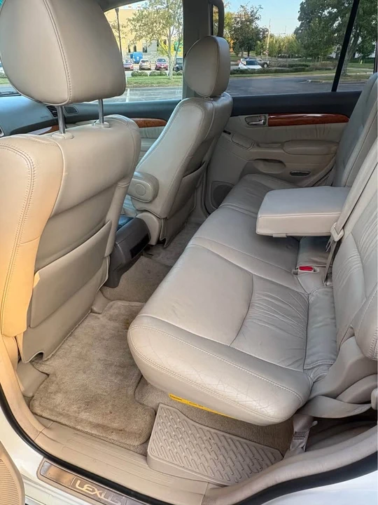 2004 Lexus GX 1st Gen - Image 10 of 15