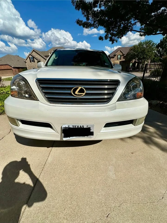 2004 Lexus GX 1st Gen - Image 2 of 19