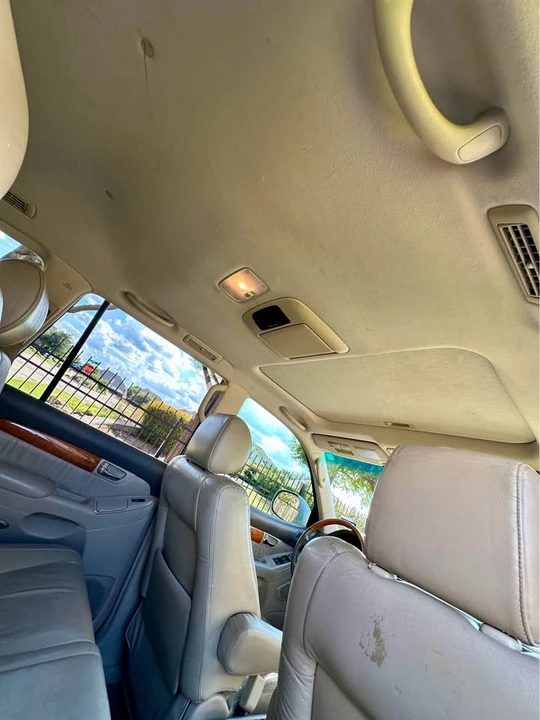 2004 Lexus GX 1st Gen - Image 12 of 19
