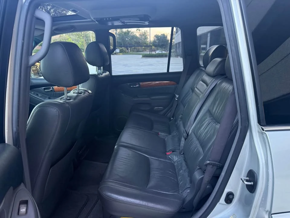 2004 Lexus GX 1st Gen - Image 7 of 12