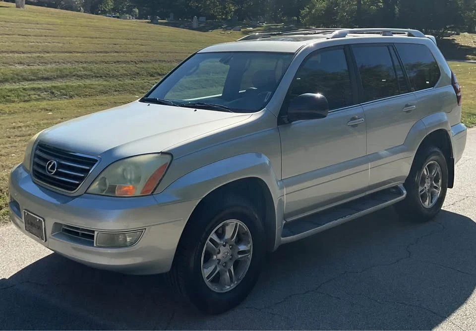 2004 Lexus GX 1st Gen - Image 5 of 19