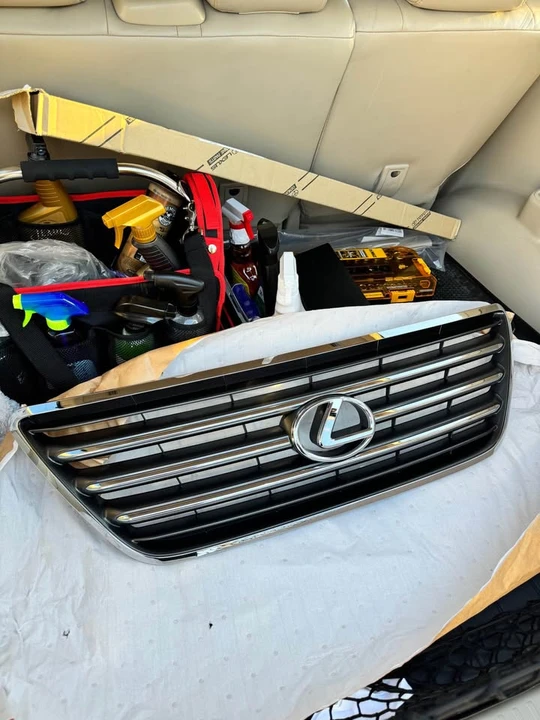 2004 Lexus GX 1st Gen - Image 12 of 20