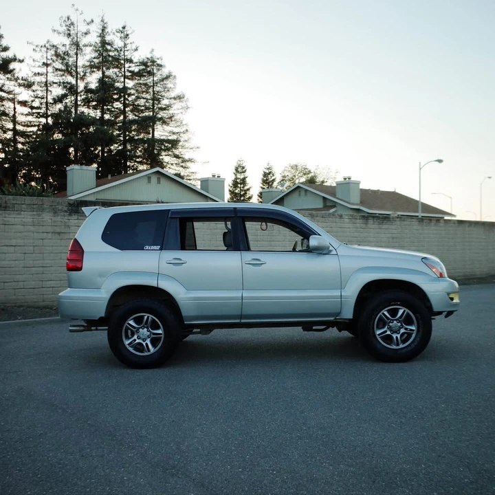2004 Lexus GX 1st Gen - Image 5 of 16
