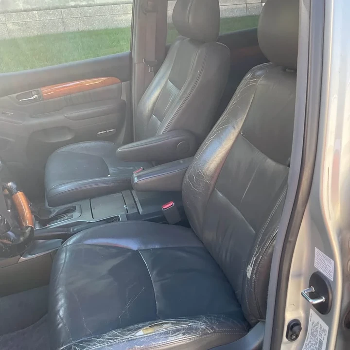 2004 Lexus GX 1st Gen - Image 9 of 19