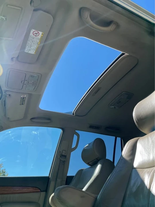 2004 Lexus GX 1st Gen - Image 12 of 17