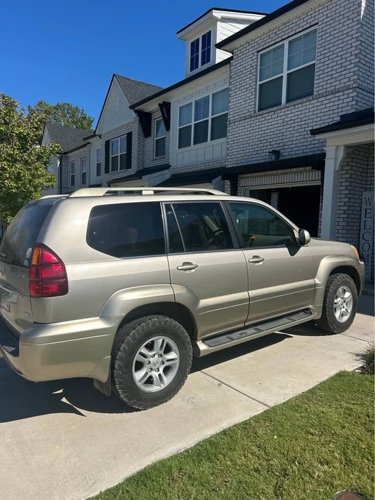 2004 Lexus GX 1st Gen - Image 7 of 17
