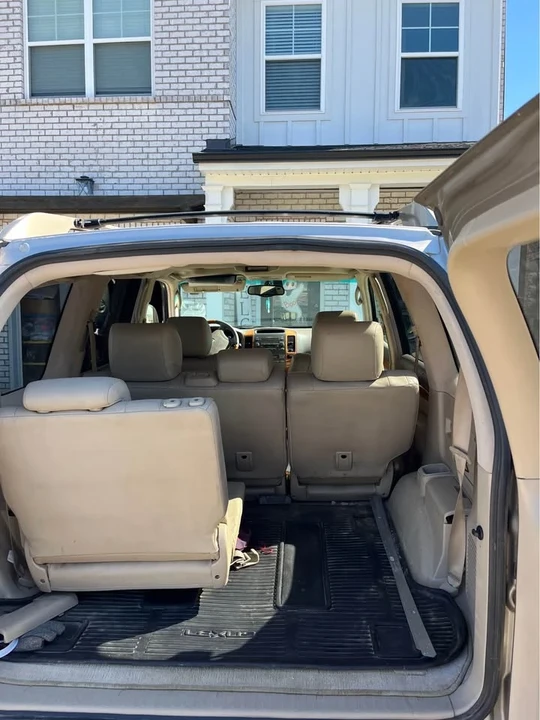 2004 Lexus GX 1st Gen - Image 2 of 17