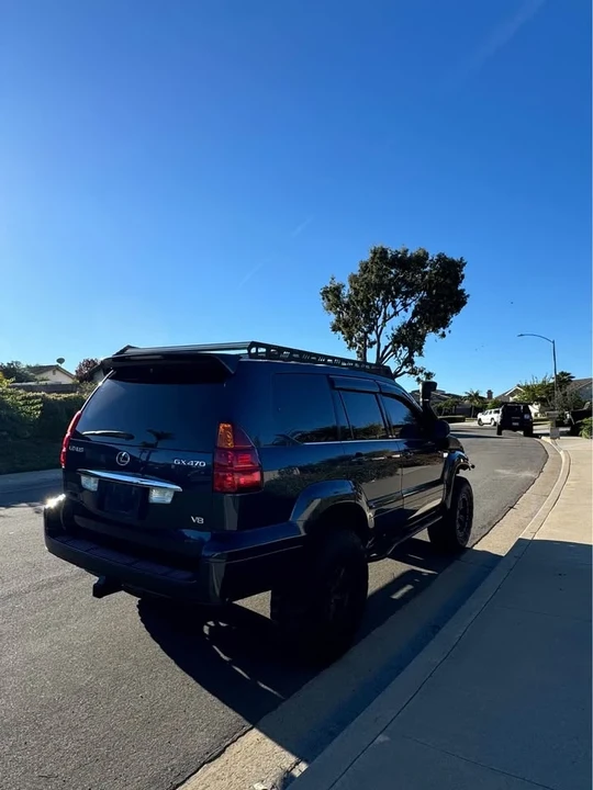 2004 Lexus GX 1st Gen - Image 4 of 10