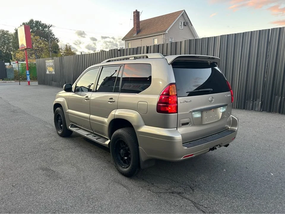 2004 Lexus GX 1st Gen - Image 3 of 19