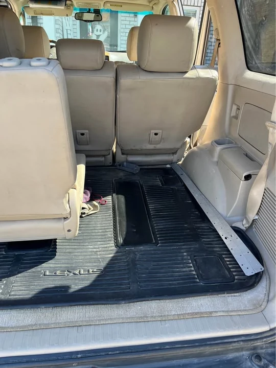 2004 Lexus GX 1st Gen - Image 3 of 17