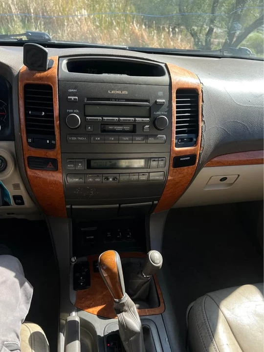 2004 Lexus GX 1st Gen - Image 4 of 9