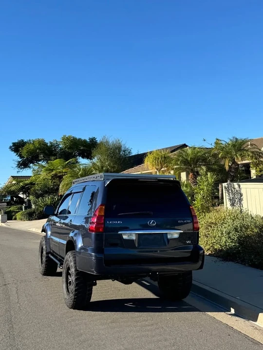 2004 Lexus GX 1st Gen - Image 3 of 10