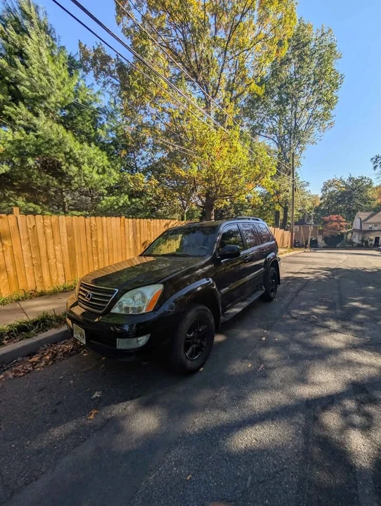 2004 Lexus GX 1st Gen - Image 3 of 5