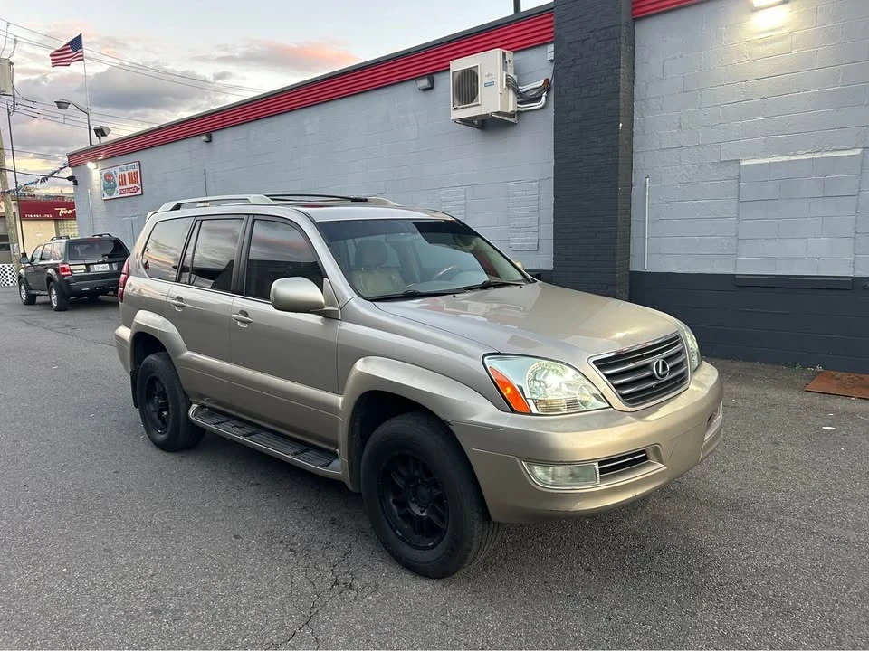2004 Lexus GX 1st Gen - Image 5 of 19