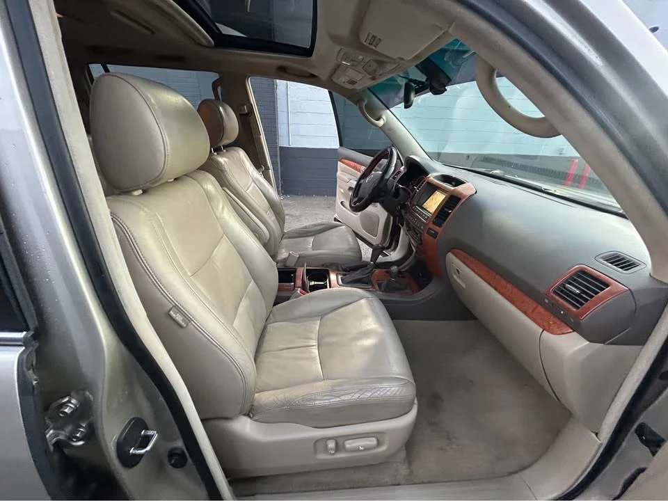 2004 Lexus GX 1st Gen - Image 11 of 19