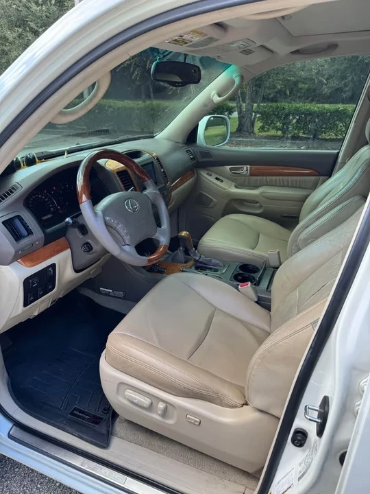 2004 Lexus GX 1st Gen - Image 7 of 13