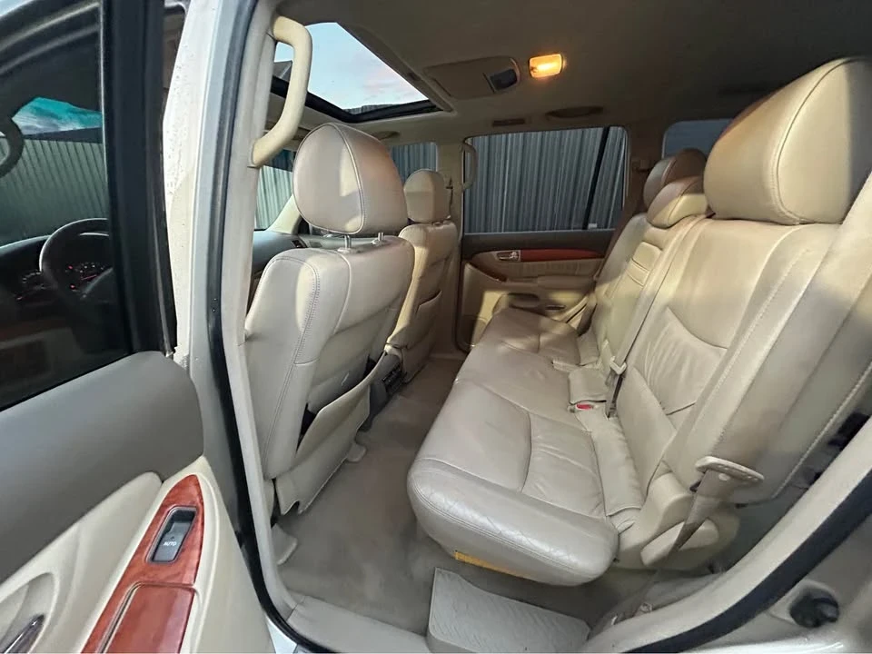 2004 Lexus GX 1st Gen - Image 8 of 19