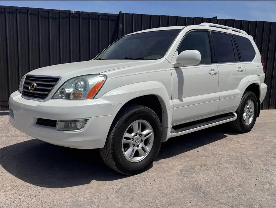2004 Lexus GX 1st Gen - Image 3 of 10