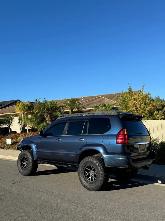 2004 Lexus GX 1st Gen - Image 2 of 10