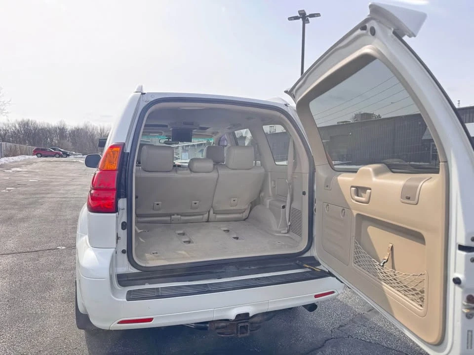 2004 Lexus GX 1st Gen - Image 10 of 18