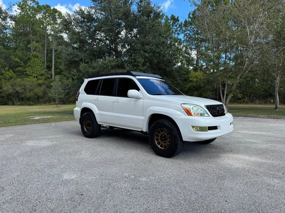 2004 Lexus GX 1st Gen - Image 3 of 13
