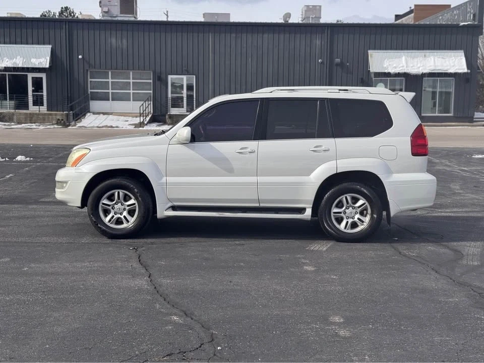 2004 Lexus GX 1st Gen - Image 3 of 18