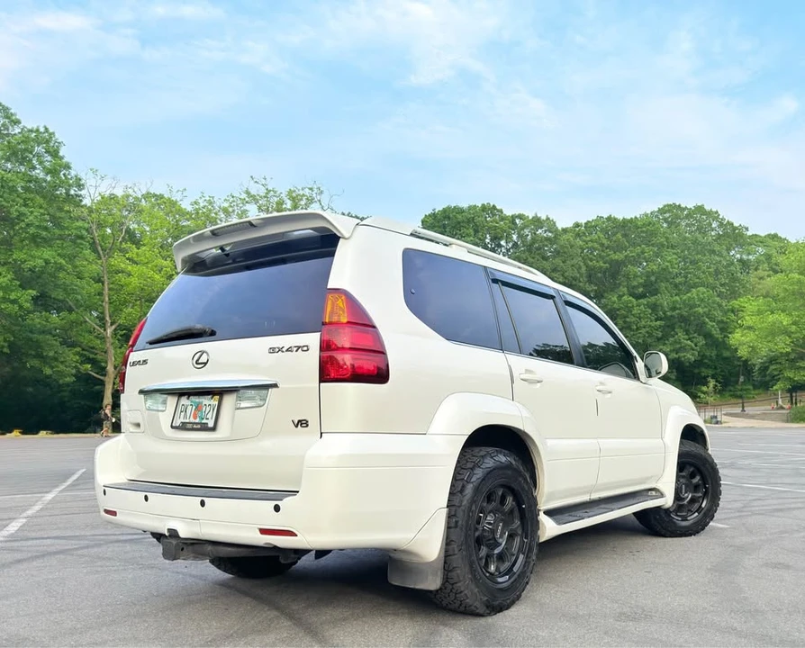 2004 Lexus GX 1st Gen - Image 3 of 18
