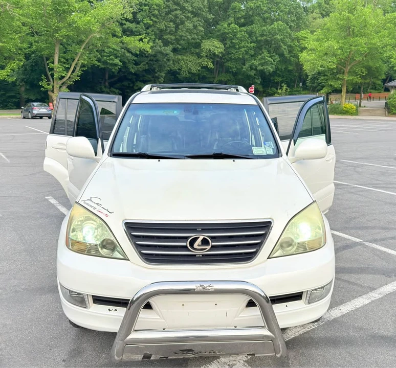 2004 Lexus GX 1st Gen - Image 10 of 18