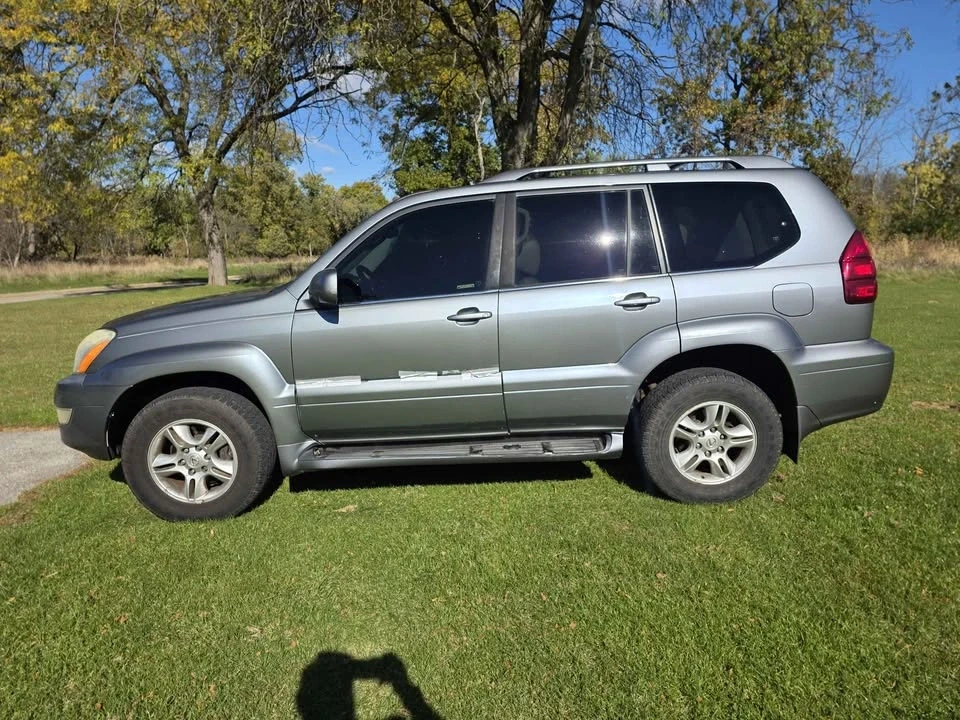 2004 Lexus GX 1st Gen - Image 5 of 20