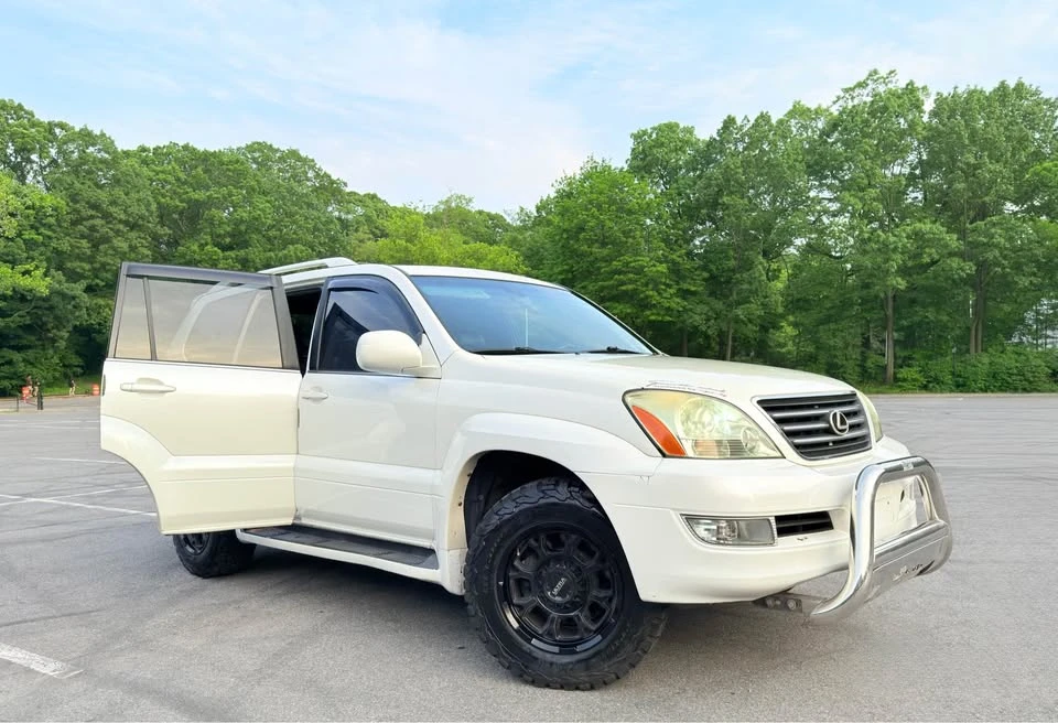 2004 Lexus GX 1st Gen - Image 4 of 18