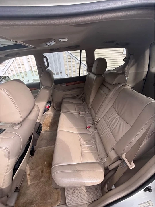 2004 Lexus GX 1st Gen - Image 3 of 4