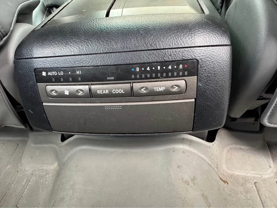 2004 Lexus GX 1st Gen - Image 15 of 19