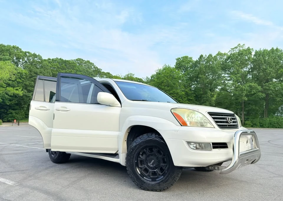 2004 Lexus GX 1st Gen - Image 4 of 15