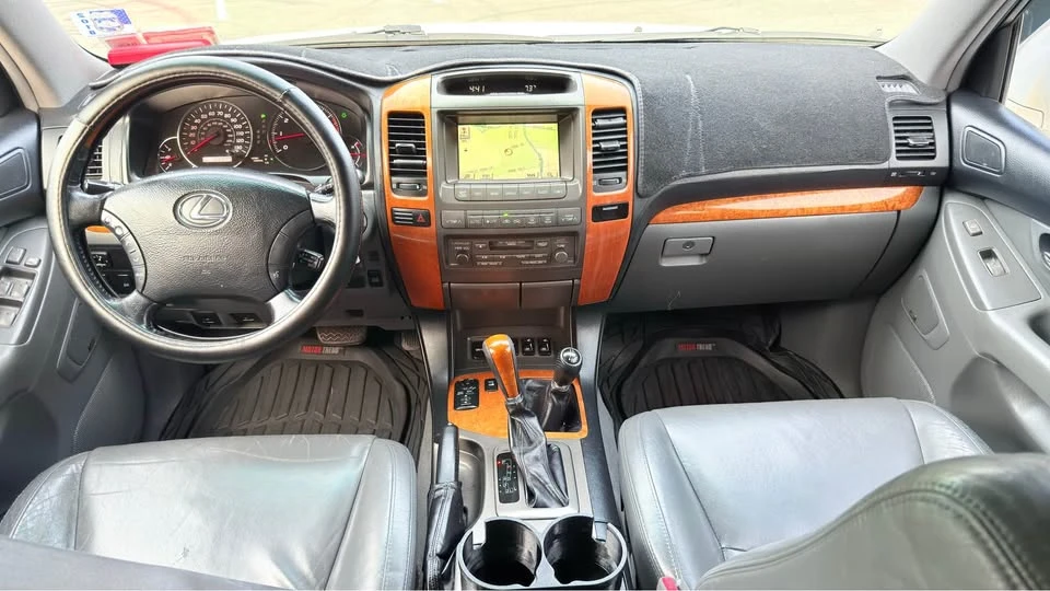 2004 Lexus GX 1st Gen - Image 15 of 18
