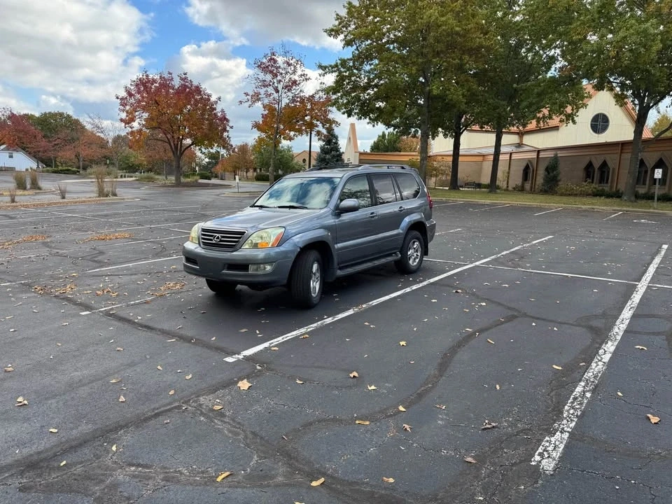 2004 Lexus GX 1st Gen - Image 3 of 19
